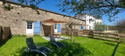 Jardin de l'établissement LE FIEF GUIBERT Chambres d'hôtes - gîtes - élevage de lamas en Vendée