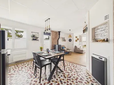 Cuisine ou kitchenette dans l'établissement Appartement pour 4 avec grand jardin