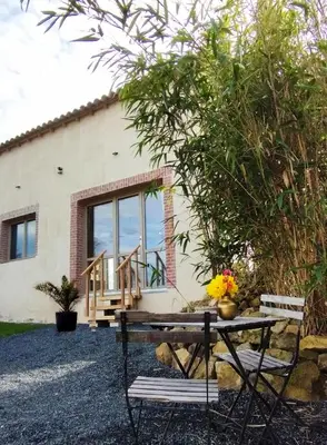 Jardin de l'établissement Maison avec hammam privé en option - Maison Mandala