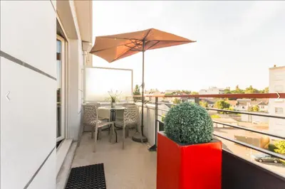 Balcon ou terrasse dans l'établissement Petit Erdre - 2 chambres- gd appt ensoleillé- accès PMR