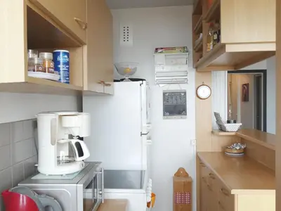 Cuisine ou kitchenette dans l'établissement Studio à deux pas de la plage à Saint-Jean-de-Monts - FR-1-323-415