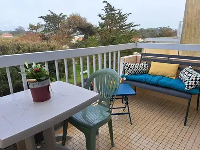 Balcon ou terrasse dans l'établissement Appartement à Saint Jean de Monts avec Balcon et WIFI - FR-1-323-508