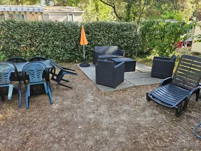 Jardin de l'établissement Mobil home 6 personnes
