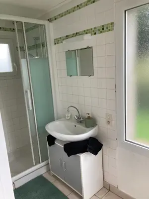 Salle de bains dans l'établissement Cholet 500m du cormier 15 min du puy du fou