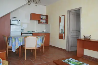 Cuisine ou kitchenette dans l'établissement Les Logis du Hallay