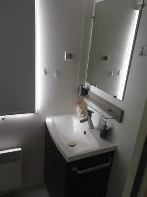 Salle de bains dans l'établissement Mobile home 6 personnes