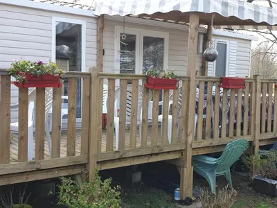 Jardin de l'établissement Mobile home 6 personnes