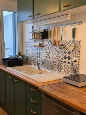Cuisine ou kitchenette dans l'établissement Tiny House dans la verdure et le calme