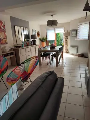 Cuisine ou kitchenette dans l'établissement PORNICHET maison classée 3 étoiles à 700m plage a pieds