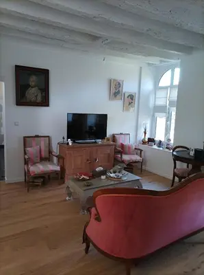 Télévision ou salle de divertissement dans l'établissement Le clos du prieuré