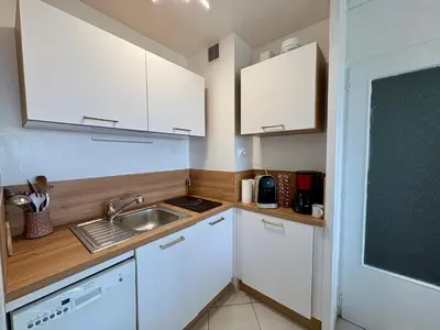 Cuisine ou kitchenette dans l'établissement Appartement 4/6 pers. les pieds dans l'eau avec parking à St-Hilaire-de-Riez - FR-1-323-516