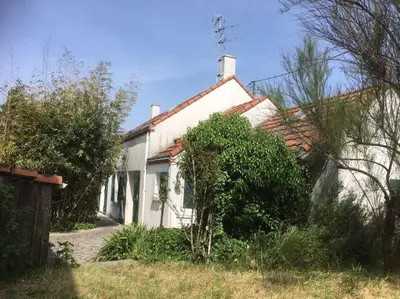 Jardin de l'établissement Maison Préfailles plein centre avec jardin