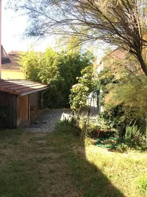 Jardin de l'établissement Maison Préfailles plein centre avec jardin