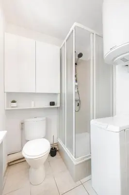 Salle de bains dans l'établissement Les Roses, Studio