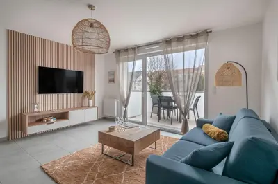 Télévision ou salle de divertissement dans l'établissement Appartement pour 4 centre et bord de mer