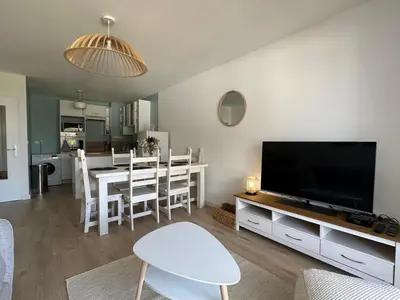 Cuisine ou kitchenette dans l'établissement La garenne, près des commerces