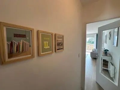 Bibliothèque dans l'appartement