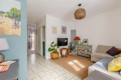 Télévision ou salle de divertissement dans l'établissement La Joséphine - Maison avec terrasse