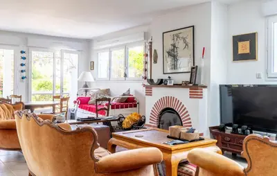 Télévision ou salle de divertissement dans l'établissement Lovely Home In La Bernerie-En-Retz