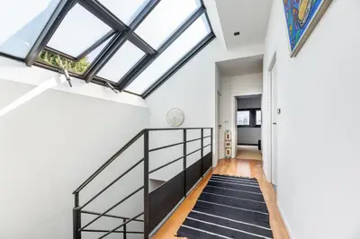 Plan de l'établissement Large fully renovated 250m house