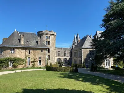 Plan de l'établissement Roulotte enchantée dans le parc d'un château vendéen