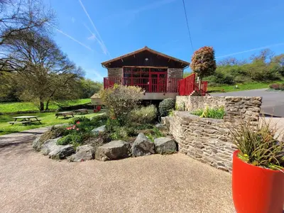 Jardin de l'établissement Le Moulin de Drapras