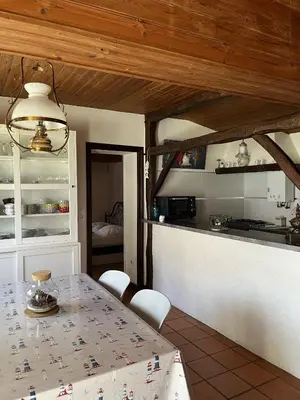 Cuisine ou kitchenette dans l'établissement La Saline