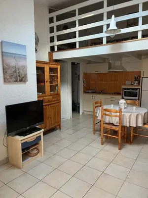 Cuisine ou kitchenette dans l'établissement Les Piimprenelles