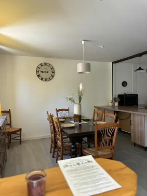 Cuisine ou kitchenette dans l'établissement Gîte du RELAI du Château - Parc Oriental - Puy du Fou