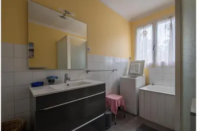 Salle de bains dans l'établissement Longère familiale proche mer et golf
