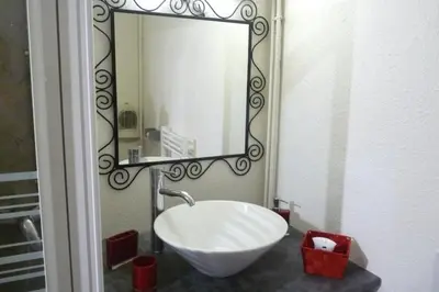 Salle de bains dans l'établissement Maison de vacances plage des demoiselles St Jean