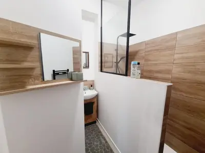 Salle de bains dans l'établissement L'anjou - St Nazaire - Comme à la maison