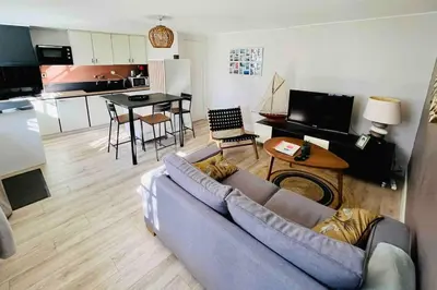 Cuisine ou kitchenette dans l'établissement Maisonette Ti’calypso T2 - proche plage