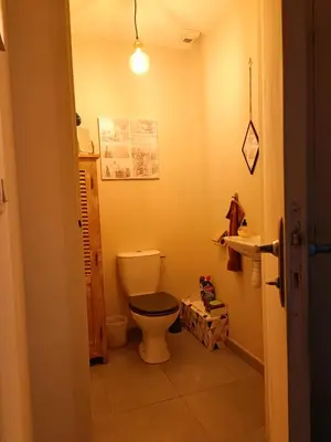 Salle de bains dans l'établissement Les Îslettes