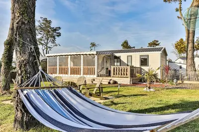 Jardin de l'établissement Mobil-home dans parc résidentiel