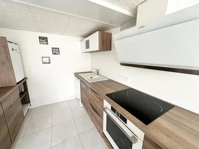 Cuisine ou kitchenette dans l'établissement maison