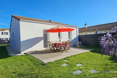 Jardin de l'établissement Chez Tina jolie maison à 12 min du Puy du Fou