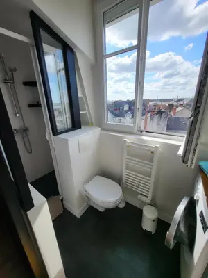 Salle de bains dans l'établissement Hyper centre de NANTES, dernier étage vue exceptionnelle