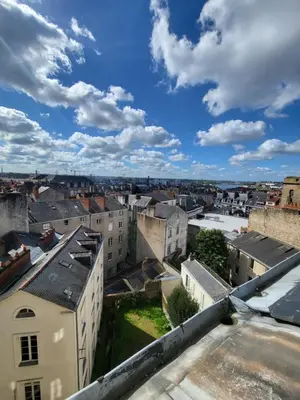 Vue générale sur Nantes ou vue de la ville depuis l'appartement