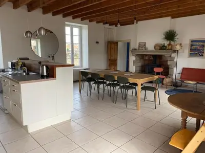 Cuisine ou kitchenette dans l'établissement La Belle Etape grand gîte familial, 10min du Puy duFou