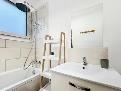 Salle de bains dans l'établissement T4 proche plage & commodités, vivez Saint Nazaire!