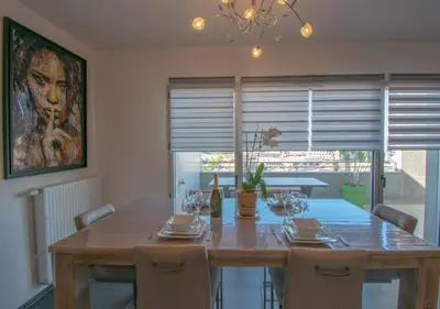 Plan de l'établissement Appartement 90m2-Roof Top privé 100m2-Parking privé-Clim mobile