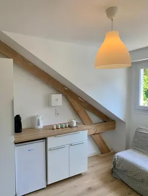 Cuisine ou kitchenette dans l'établissement Joli studio au calme en bord de mer #pornichouette