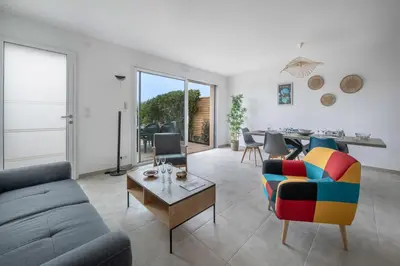 Coin salon dans l'établissement Maison récente à Pornic 500m de la plage pour 5