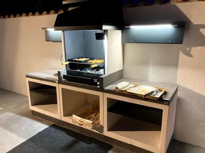 Cuisine ou kitchenette dans l'établissement Les gîtes Albapetra