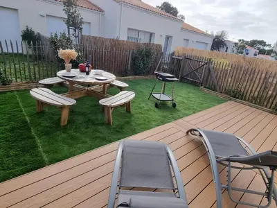 Jardin de l'établissement Charmante maison entre mer et forêt