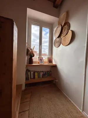 Bibliothèque dans la maison de vacances