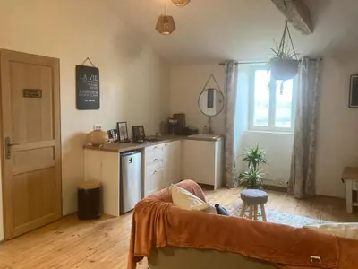 Cuisine ou kitchenette dans l'établissement Premier étage d une jolie maison à la campagne