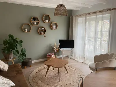 Télévision ou salle de divertissement dans l'établissement Maison 10km du puy du fou 50 m2