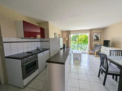 Cuisine ou kitchenette dans l'établissement Appartement avec vue sur golf